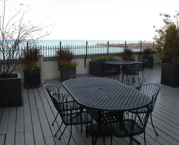 999 N Lake Shore Drive Roof Deck 999 N Lake Shore Drive Roof Deck