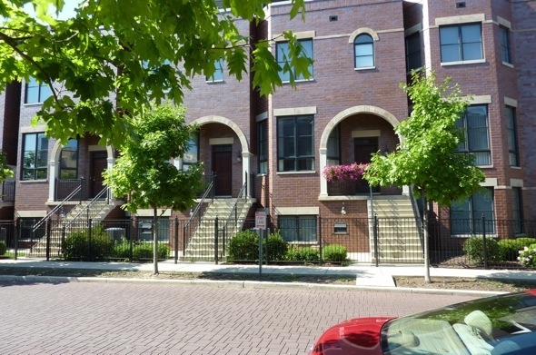 Townhouses in Lincoln Park's Hartland Park Community Townhouses in Lincoln Park's Hartland Park Community