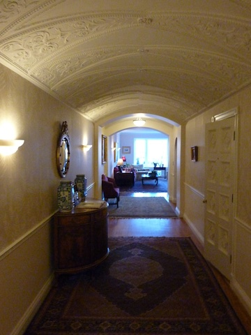2130 N Lincoln Park 2S Hallway 2130 N Lincoln Park 2S Hallway