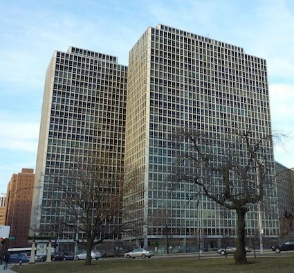 330-340 W Diversey Parkway - Commonwealth Plaza